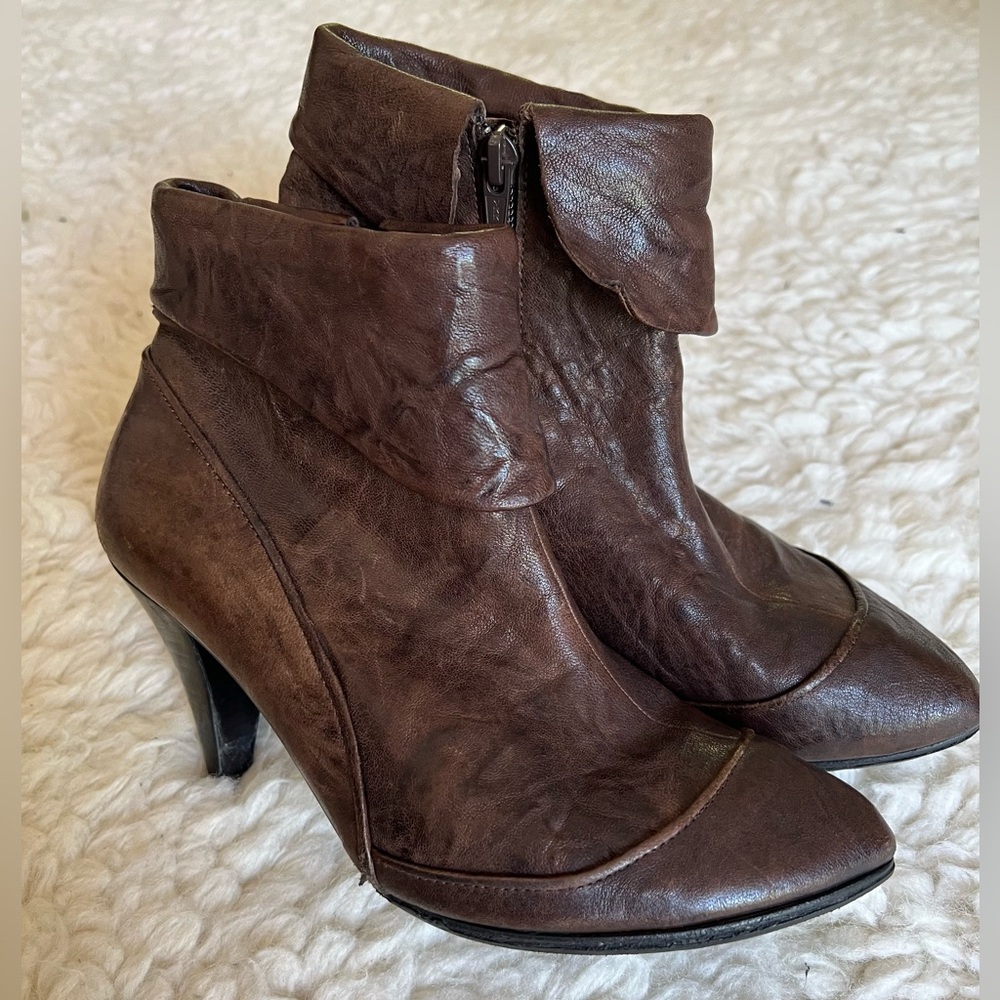 Anne Valerie Hash Brown Leather Cuffed Booties Size 38
